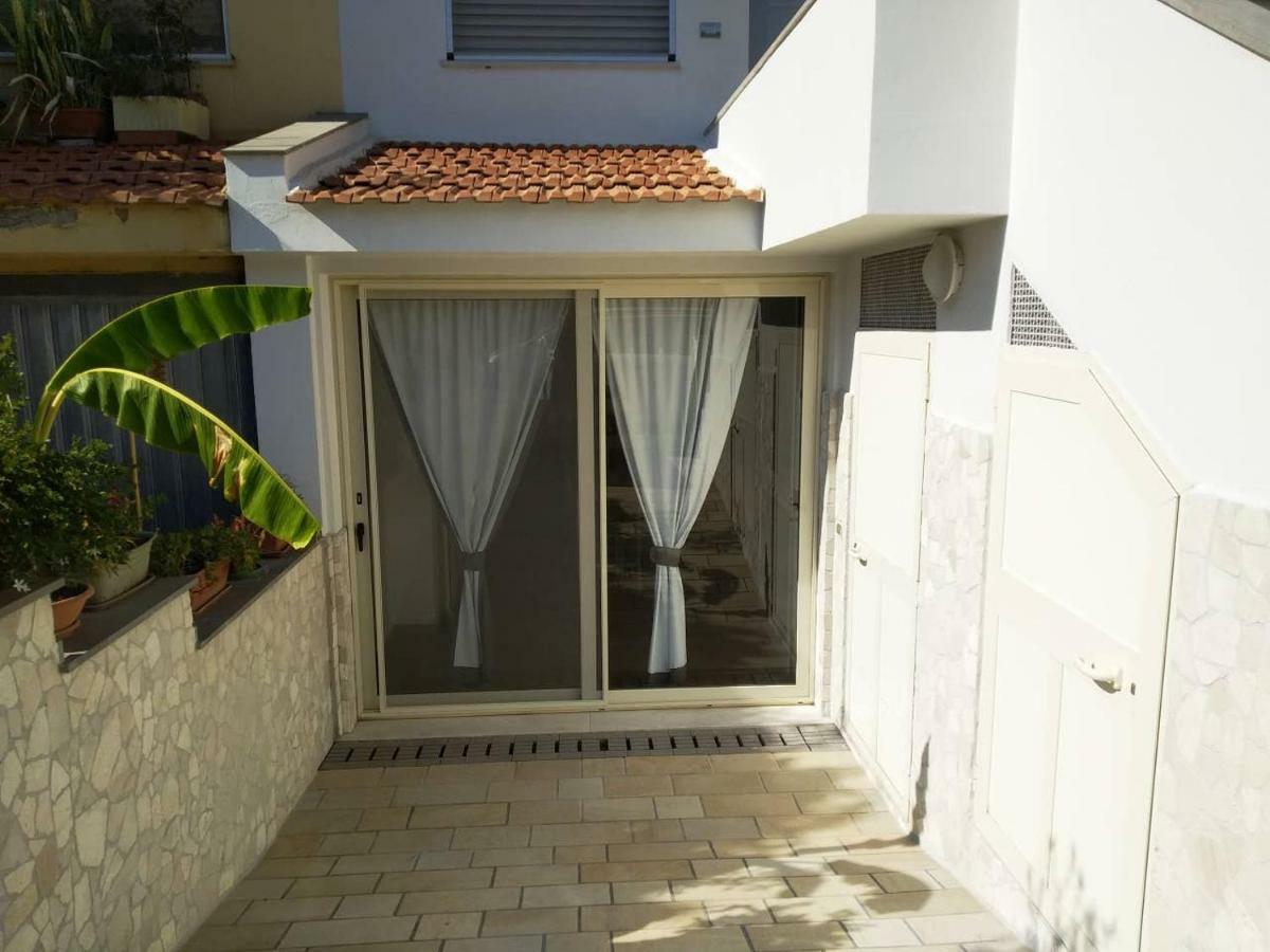 Oristano 5 Pers Appartamento Kültér fotó